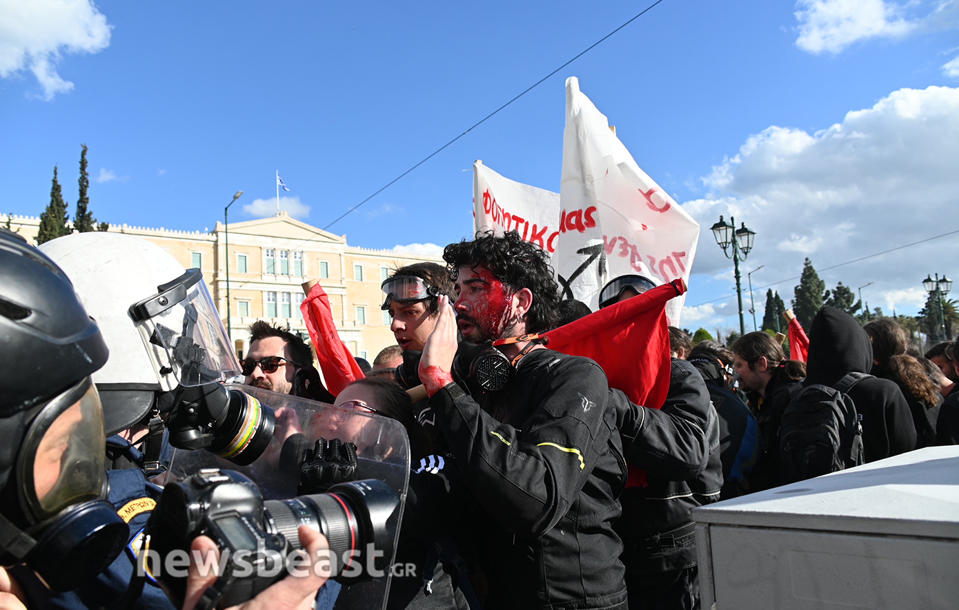 Νέος γύρος επεισοδίων στο Σύνταγμα στο περιθώριο του πανελλαδικού πανεκπαιδευτικού συλλαλητηρίου