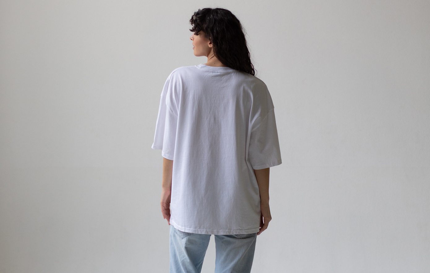 Οι 6 καλύτεροι τρόποι να δέσετε το oversized T-shirt σας