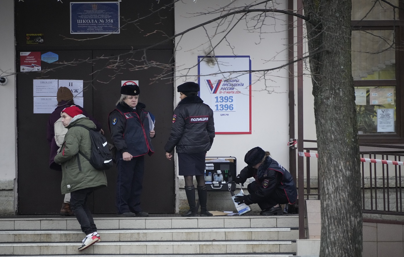 Πούτιν: Το Κίεβο με επιθέσεις σε αμάχους επιχειρεί να διαταράξει τη διεξαγωγή των εκλογών