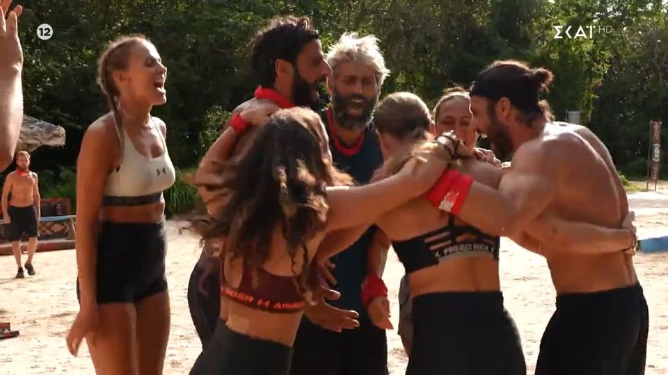 Survivor: Έβαλαν τα κλάματα οι παίκτες για το έπαθλο επικοινωνίας – Έφυγε η Ευγενία Μπόρλα
