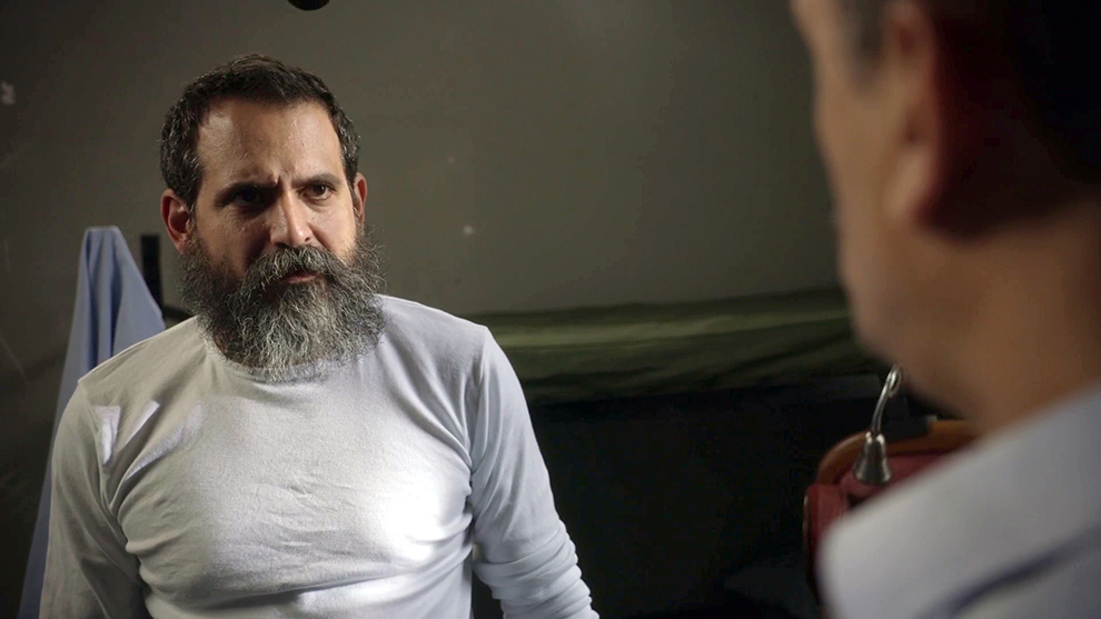 Στα Σύρματα Στα Σύρματα