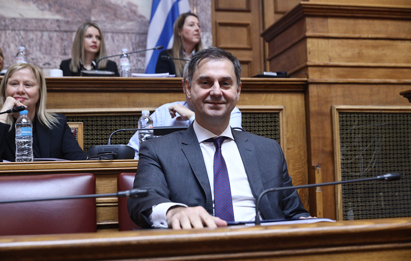 Θεοχάρης: Ανοίγει σήμερα η πλατφόρμα για τις φορολογικές δηλώσεις – Από 1 Μαΐου τα τέλη κυκλοφορίας με τον μήνα