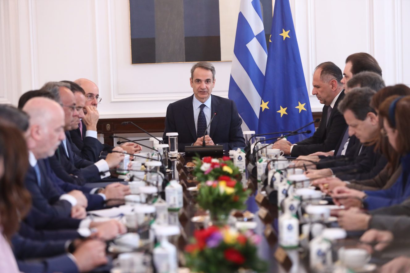 Ο χρόνος μετρά αντίστροφα για τον ανασχηματισμό: Το βαρύ όνομα που ακούστηκε - ΣΥΡΙΖΑ, ΠΑΣΟΚ, Νέα Αριστερά δεν ενώνονται μέχρι τις εκλογές