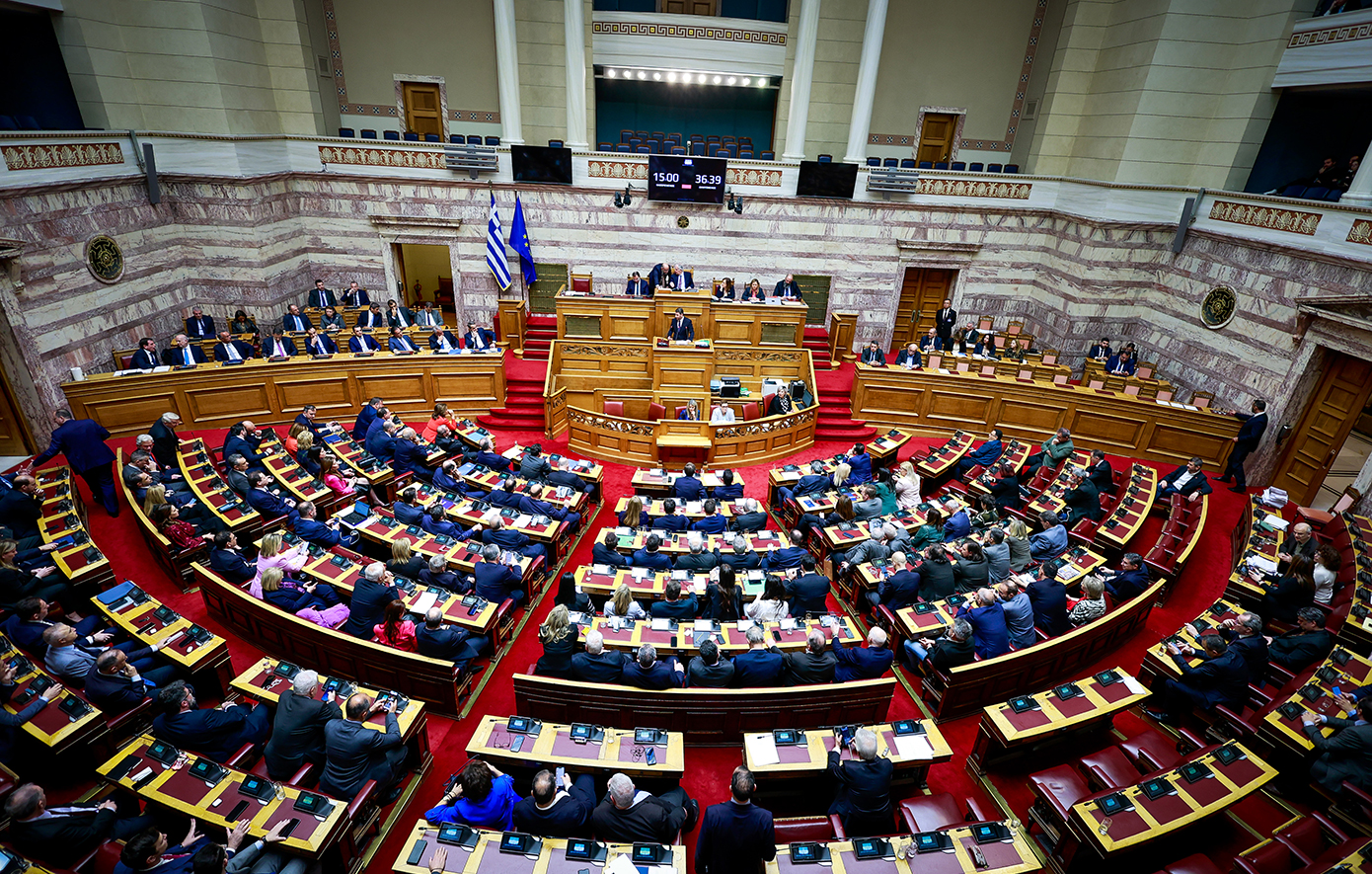 Πρόταση δυσπιστίας: Ολοκληρώθηκαν οι ομιλίες των πολιτικών αρχηγών &#8211; Ξεκινά η ψηφοφορία