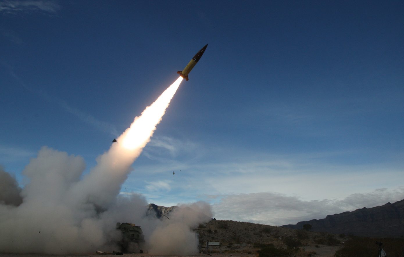 Συναγερμός στην Κίνα: Οι ΗΠΑ εγκαθιστούν πυραύλους στις Φιλιππίνες και αλλάζουν το παιχνίδι στη Νότια Σινική Θάλασσα