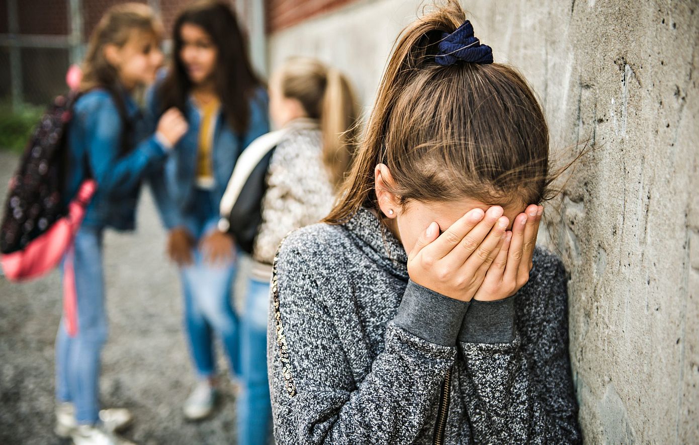 Ανήλικη έπεσε θύμα διαδικτυακού bullying από συμμαθήτριά της – «Την προλάβαμε ένα βήμα πριν την αυτοκτονία»