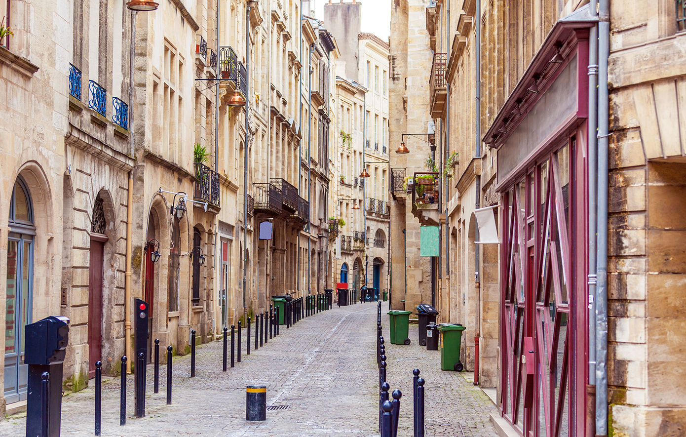 Μπορντώ Μπορντώ