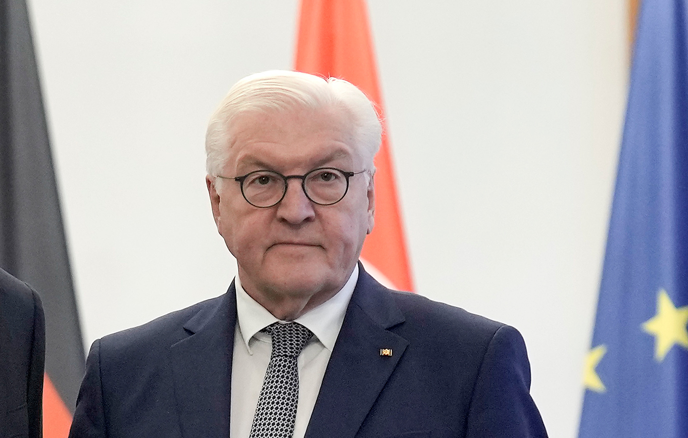 Από την Κωνσταντινούπολη ξεκίνησε η τριήμερη επίσκεψη Σταϊνμάιερ &#8211; Τον&#8230; σνόμπαραν οι Τούρκοι