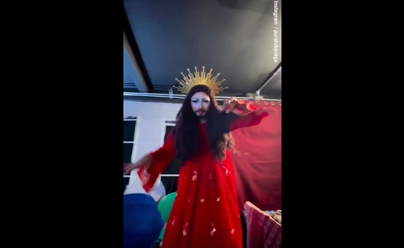 Drag queen στις Φιλιππίνες προσπάθησε να «ντυθεί» Ιησούς Χριστός και τώρα κινδυνεύει με 12 χρόνια φυλακή