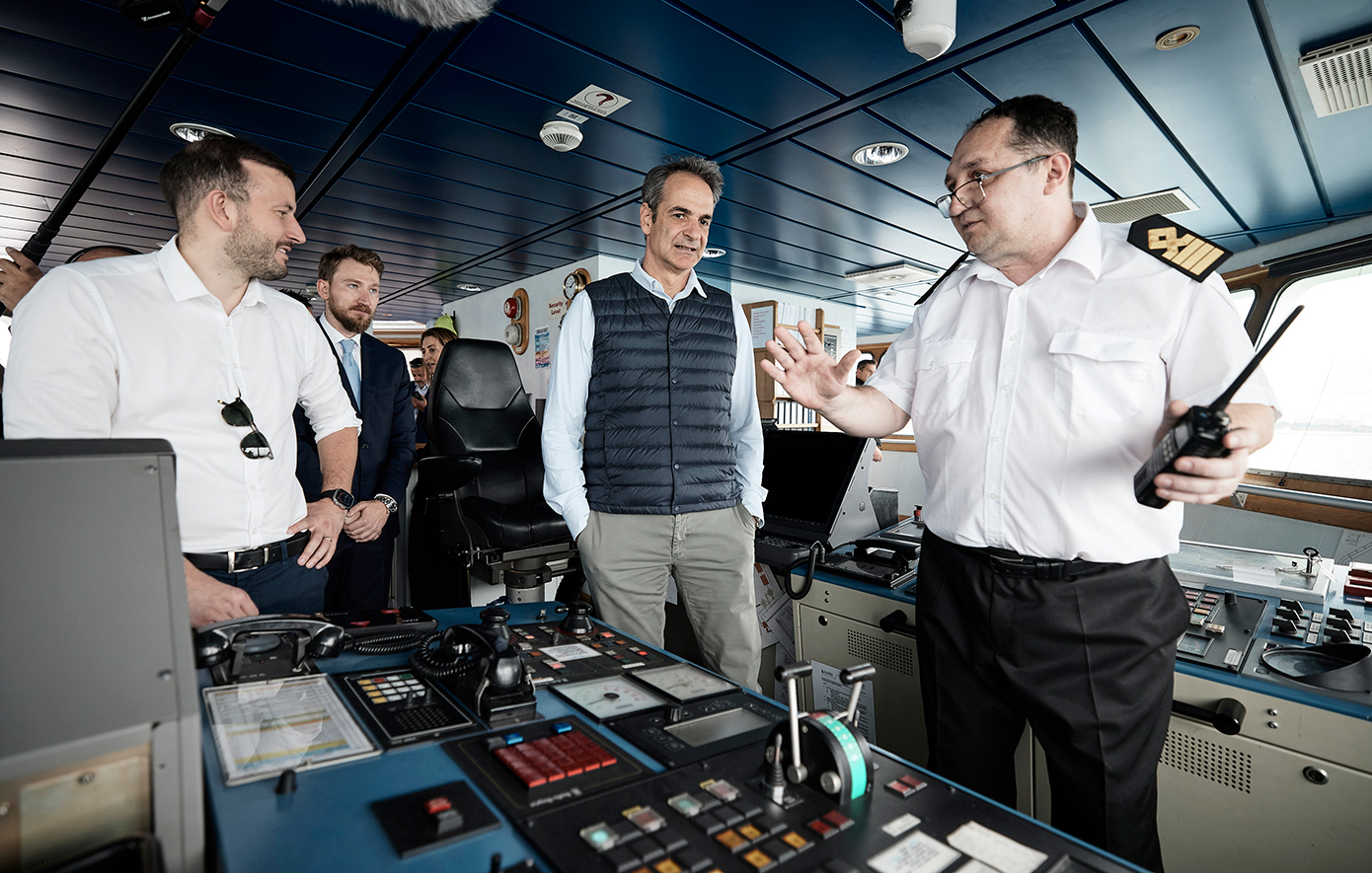 Επίσκεψη στο πλοίο TYPHOON Επίσκεψη στο πλοίο TYPHOON