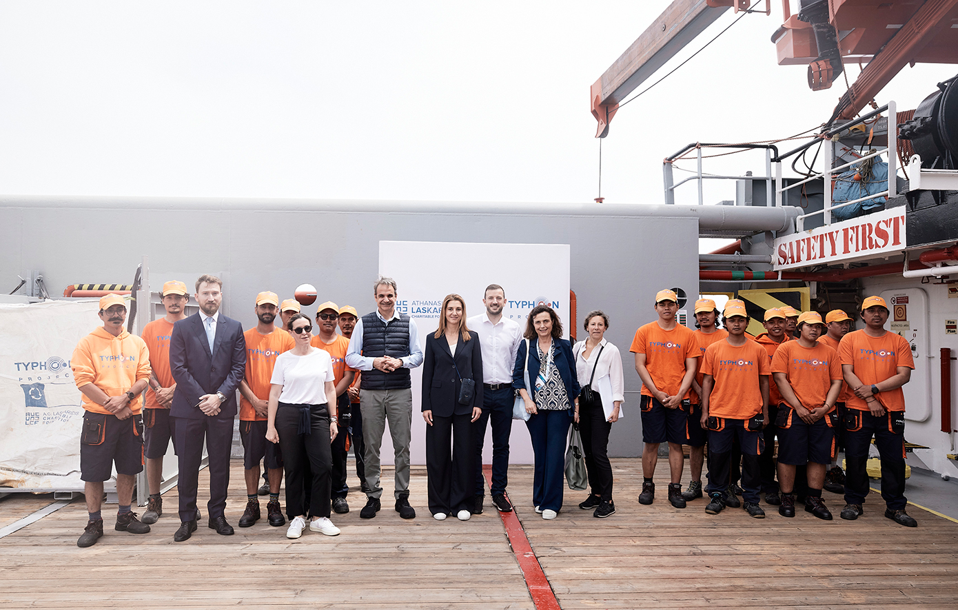 Επίσκεψη στο πλοίο TYPHOON Επίσκεψη στο πλοίο TYPHOON