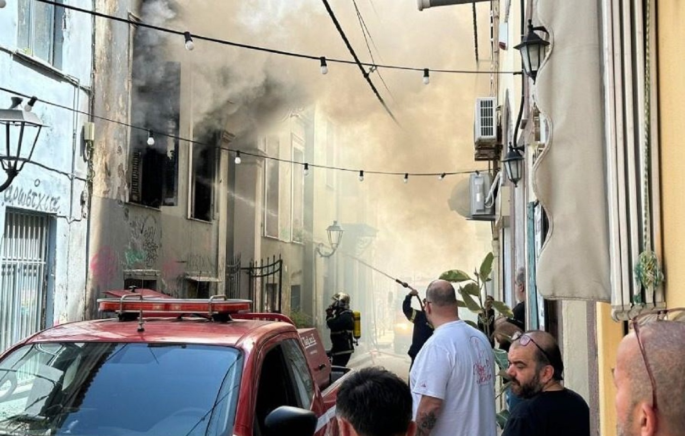Φωτιά σε ιστορικό σπίτι της Μυτιλήνης – Παραλίγο να γίνει στάχτη εξαιτίας ενός… καυγά