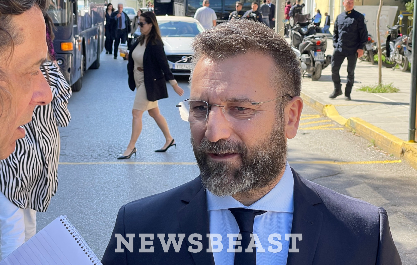 Στην ανακρίτρια μετά το ξύλο στη Βουλή ο Βασίλης Γραμμένος – «Έχω απόλυτη εμπιστοσύνη στην ελληνική δικαιοσύνη»