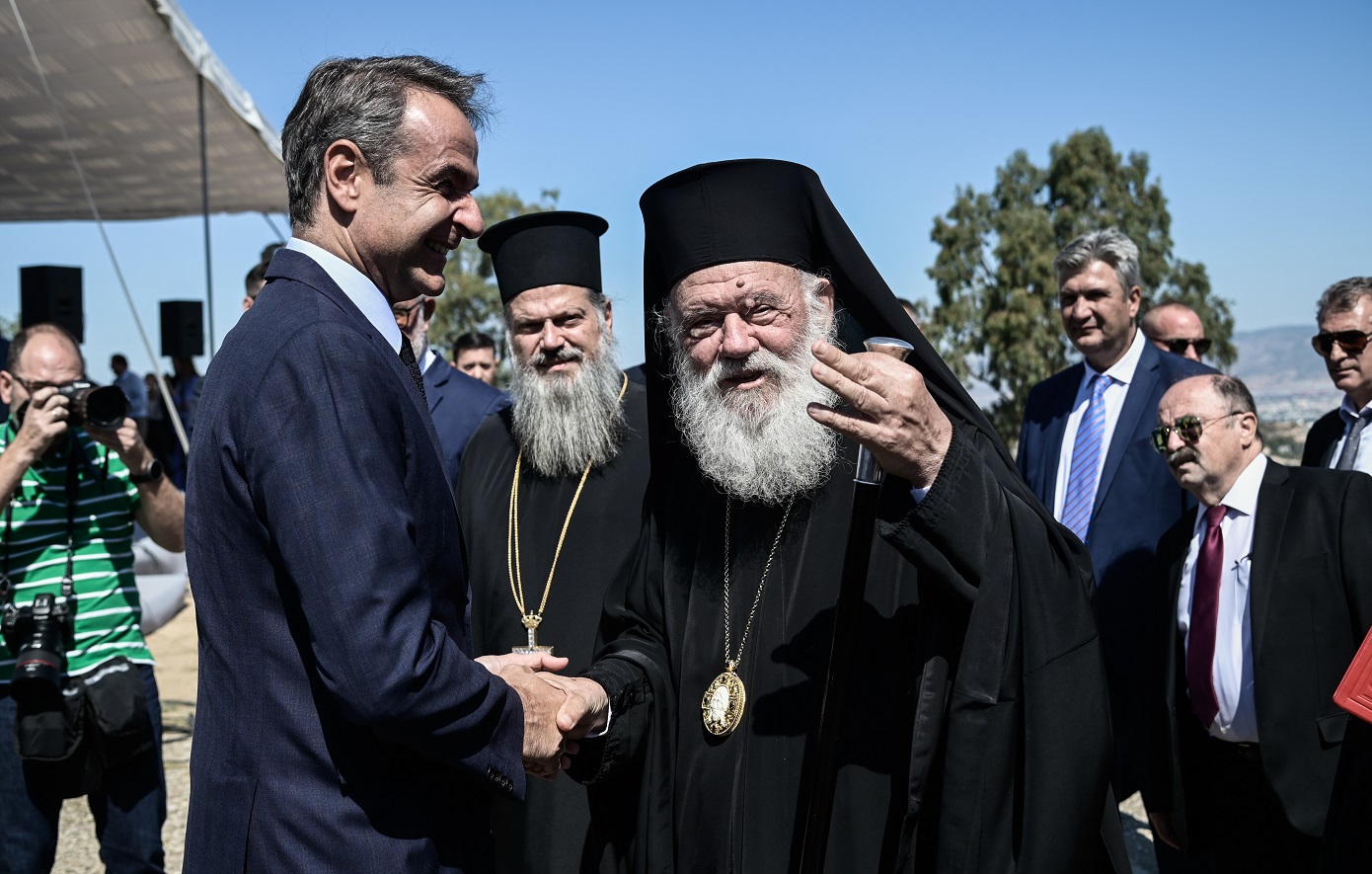 «Σπάει ο πάγος» μεταξύ κυβέρνησης και Εκκλησίας – Κοινή παρουσία Μητσοτάκη και Ιερωνύμου την Παρασκευή