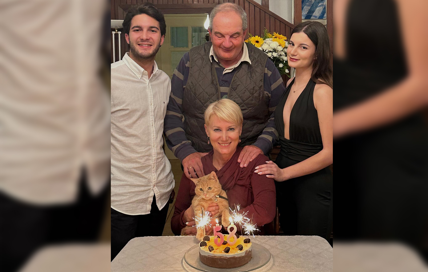 Η Νατάσα Παζαΐτη έγινε 58 ετών &#8211; Η φωτογραφία με το νέο μέλος της οικογένειας Καραμανλή