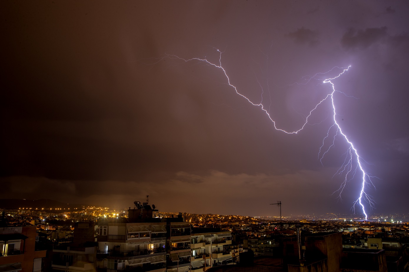 Κακοκαιρία: Ήχησε το 112 σε Θεσσαλία και Θεσσαλονίκη &#8211; Αναμένονται μεγάλα ύψη βροχής σε ήδη πληγείσες περιοχές