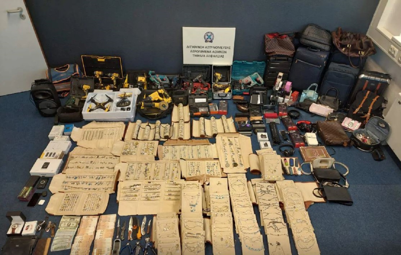 Χειροπέδες σε 63χρονο που έκλεβε από αμάξια – Πλήθος κοσμημάτων εντοπίστηκε στη κατοχή του