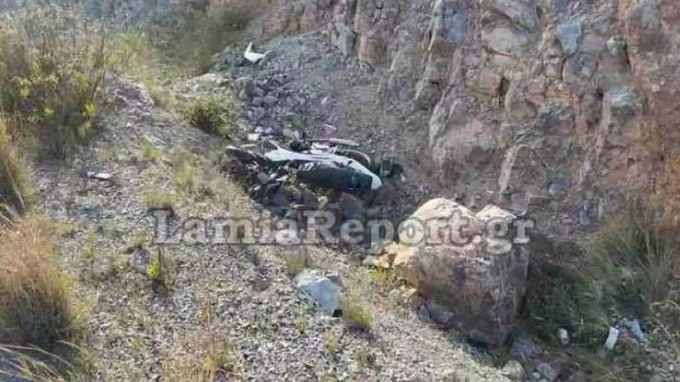 Σοβαρό τροχαίο στη Στυλίδα – Νεαρός δικυκλιστής έπεσε με το μηχανάκι στα βράχια
