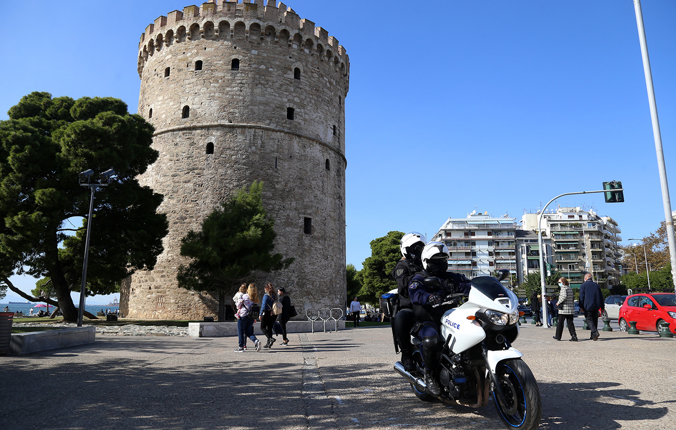 Ελεύθεροι τέσσερις κατηγορούμενοι για διαρρήξεις σε ΑΤΜ στη Θεσσαλονίκη – Αναρμόδιο για την υπόθεση το δικαστήριο
