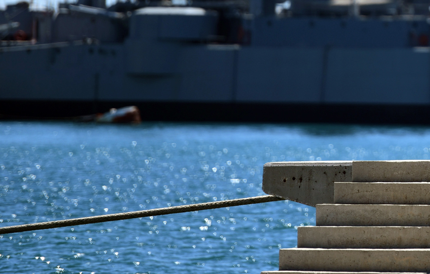 Πτώση 22χρονης γυναίκας στη θάλασσα στον Φλοίσβο &#8211; Νοσηλεύεται στο Γενικό Νίκαιας