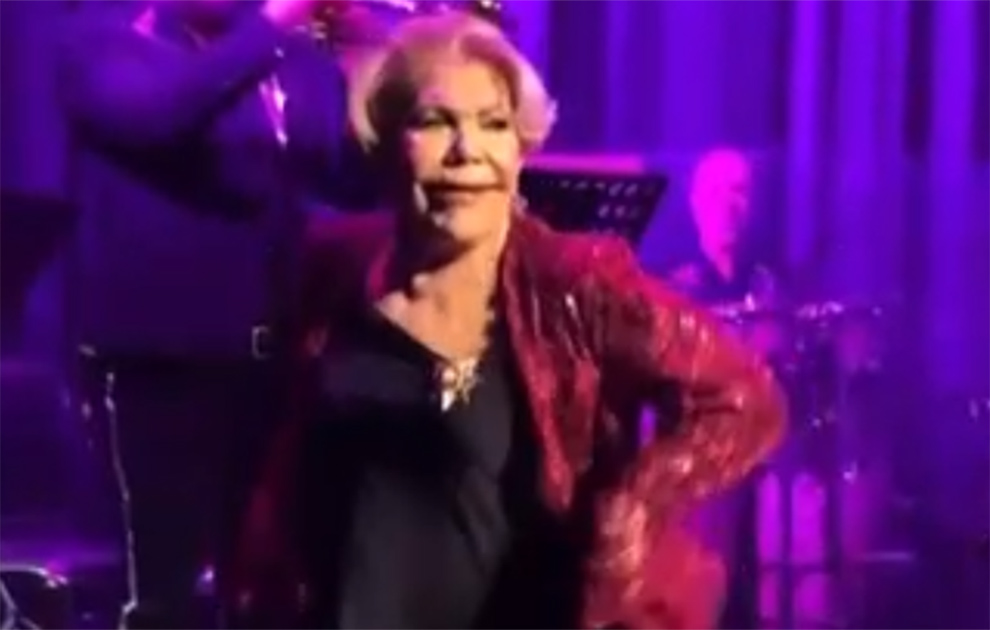 Η Μαρινέλλα στα 85 της δίνει ρεσιτάλ χορού πάνω στην πίστα και γίνεται viral