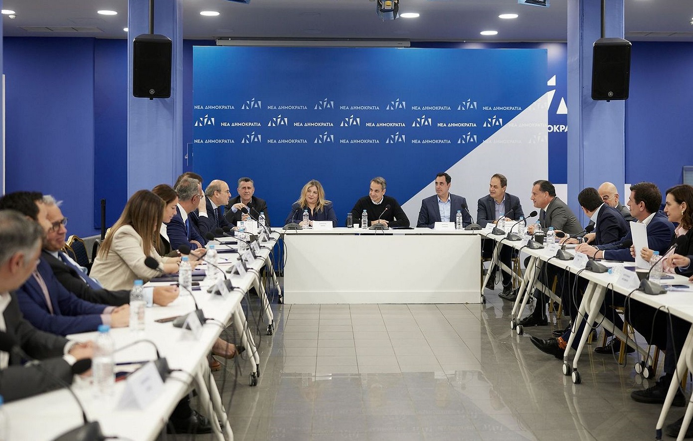 Σύσκεψη στην Πειραιώς υπό τον πρωθυπουργό για τον εκλογικό προγραμματισμό – Αναλαμβάνουν από μία περιφέρεια οι υπουργοί