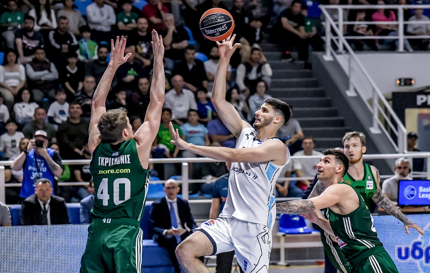 Κολοσσός – Παναθηναϊκός 74-79: Με τρίποντο του Γκριγκόνις έμειναν «ζωντανοί» οι πράσινοι – «Απαίσιο παιχνίδι» ξέσπασε ο Αταμάν