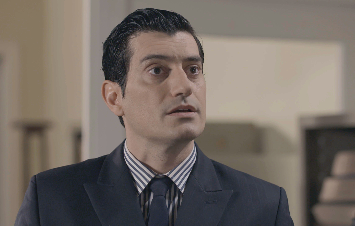 Ο Παράδεισος των κυριών – Spoiler: Ο Ντίνος κατηγορεί τον Σίμο για τον εμπρησμό στην αστυνομία και ζητά να το ερευνήσουν