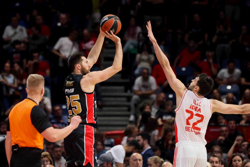Sportando: Μπαρτσελόνα και Εφές ενδιαφέρονται για Πίτερς