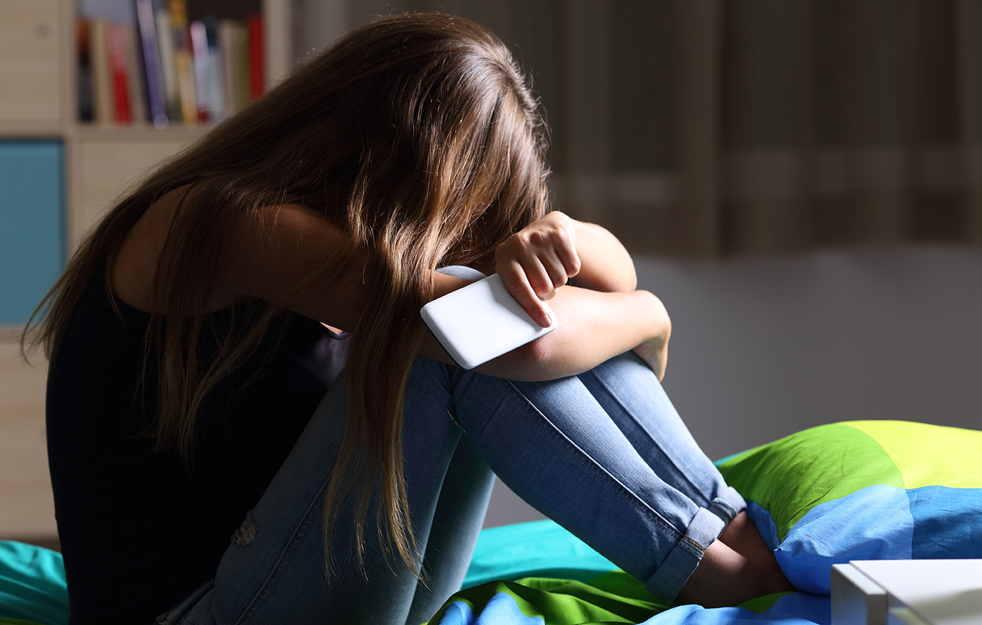 Η κυβέρνηση ανακοίνωσε το «Kids Wallet» με ανάρτηση &#8211; Έλεγχος και όρια για τα παιδιά στο διαδίκτυο