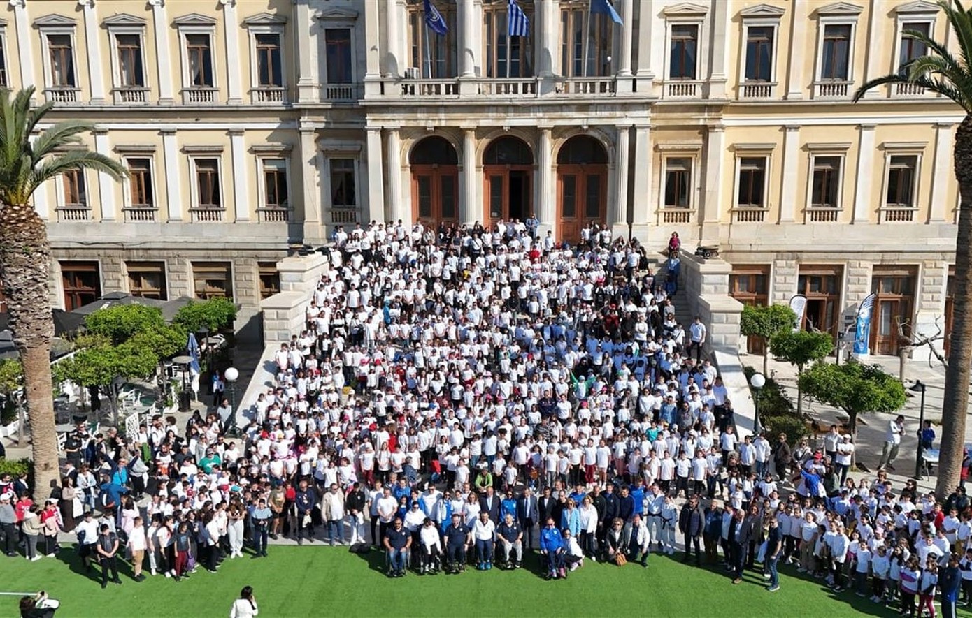 Γέμισε με Έλληνες Ολυμπιονίκες και πρωταθλητές η Σύρος