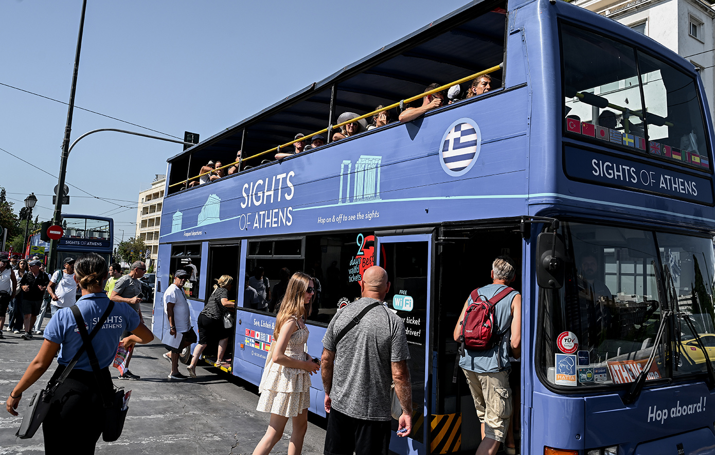 «Σπάει τα κοντέρ» ο τουρισμός το 2026: Άνοδος 28,3% της ταξιδιωτικής κίνησης το Α’ τρίμηνο και 3,4 εκατομμύρια τουρίστες