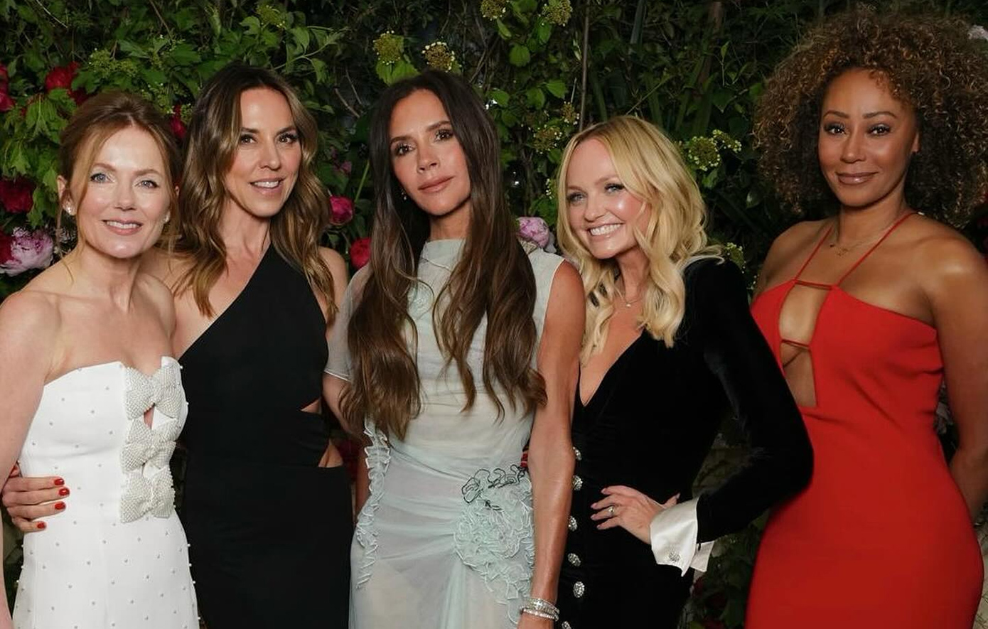 Το reunion των «Spice Girls» στο πάρτι για τα 50ά γενέθλια της Βικτόρια Μπέκαμ