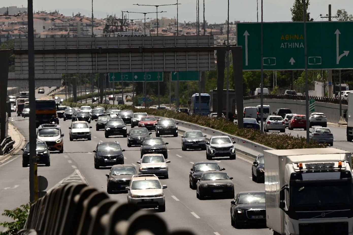 Επιστρέφουν οι εκδρομείς του Πάσχα &#8211; Καθυστερήσεις στην επιστροφή από Πελοπόννησο και στο ύψος της Υλίκης πριν από τη Θήβα