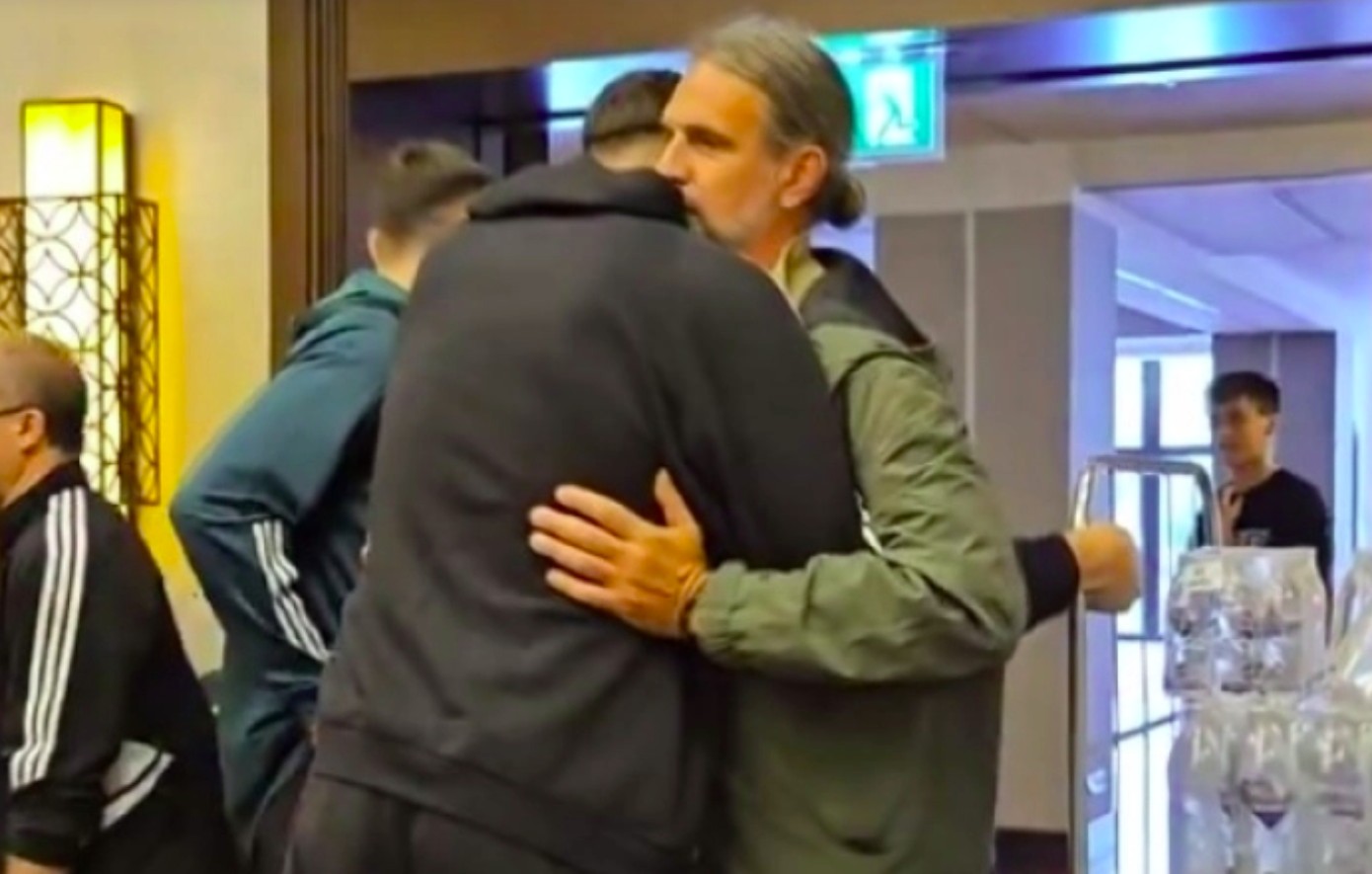 Παναθηναϊκός: Με Αλβέρτη στη μάχη του Final 4 οι Πράσινοι – Η αγκαλιά με Σλούκα, Μήτογλου, Μαντζούκα