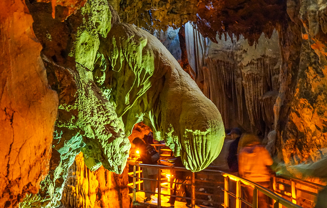 Σπήλαιο των Λιμνών Σπήλαιο των Λιμνών