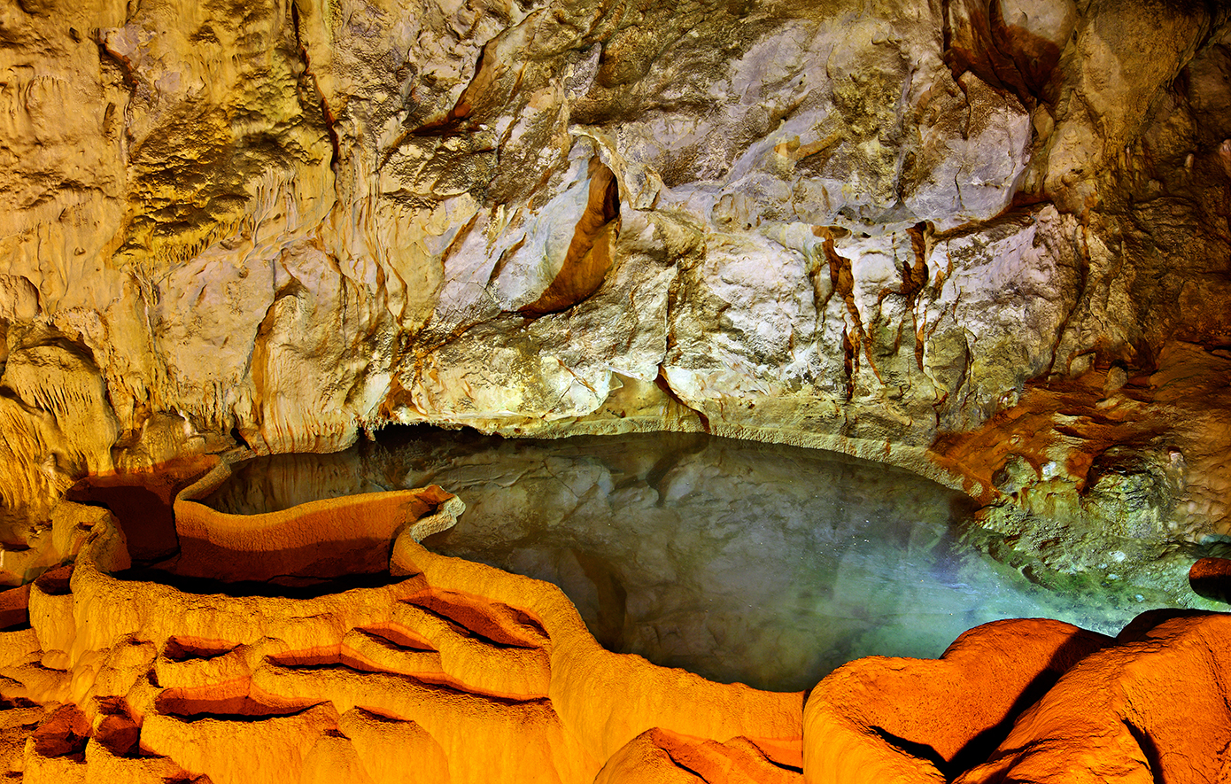 Σπήλαιο των Λιμνών Σπήλαιο των Λιμνών