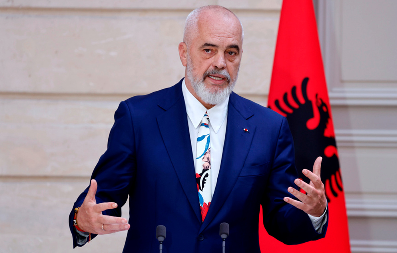 Με μουσικοχορευτικό σόου η ομιλία Ράμα στο Γαλάτσι – «Πόρτα» από Φουρέιρα στον αλβανό πρωθυπουργό