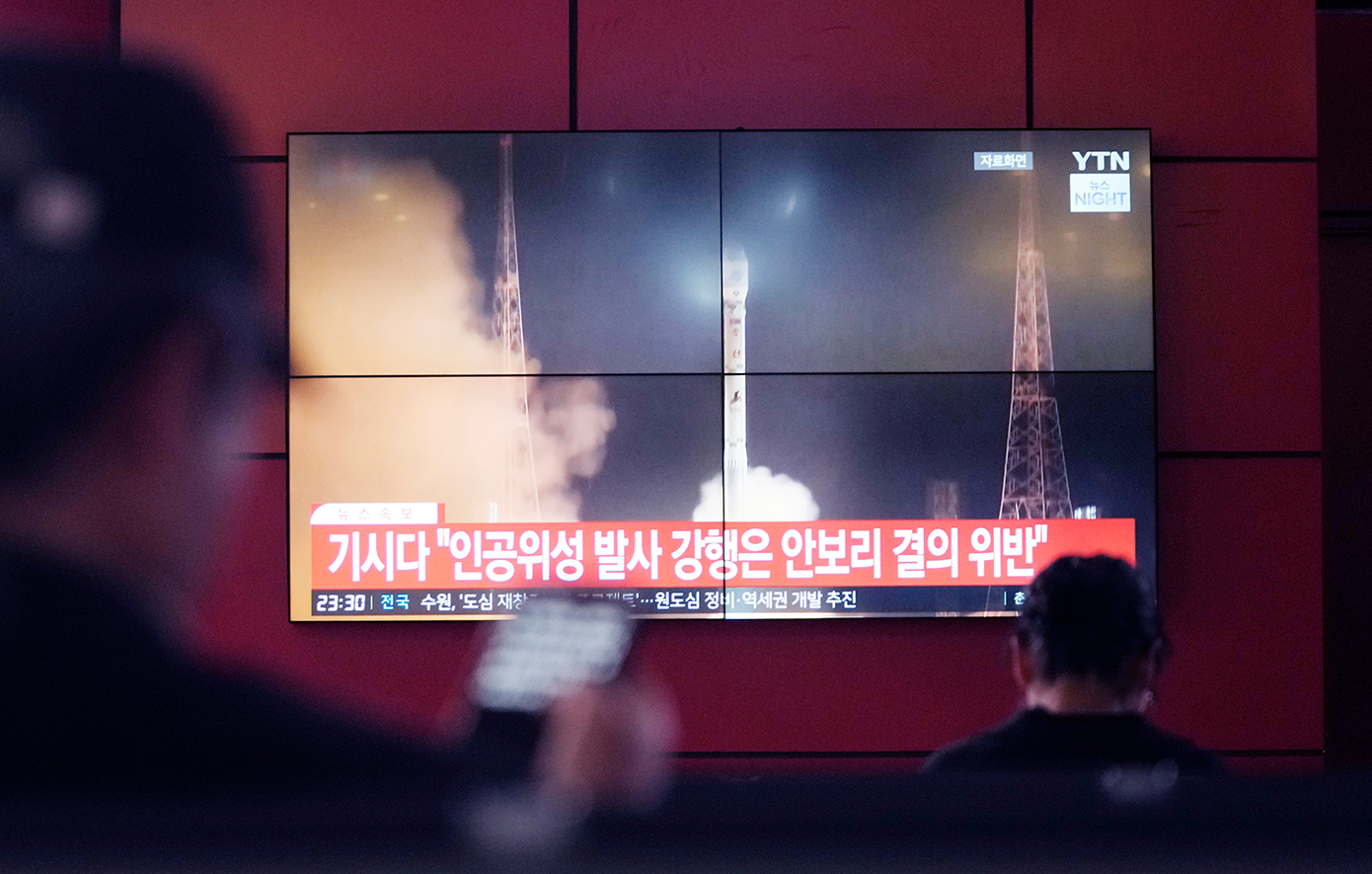 «Εξερράγη» εν πτήσει ο πύραυλος που εκτόξευσε η Βόρεια Κορέα
