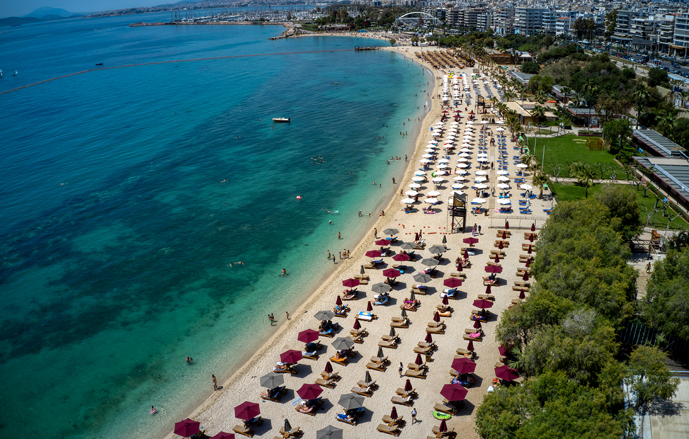 Παπαστεργίου: Σχεδόν 9.000 καταγγελίες για παρανομίες στις παραλίες μέσω του MyCoast