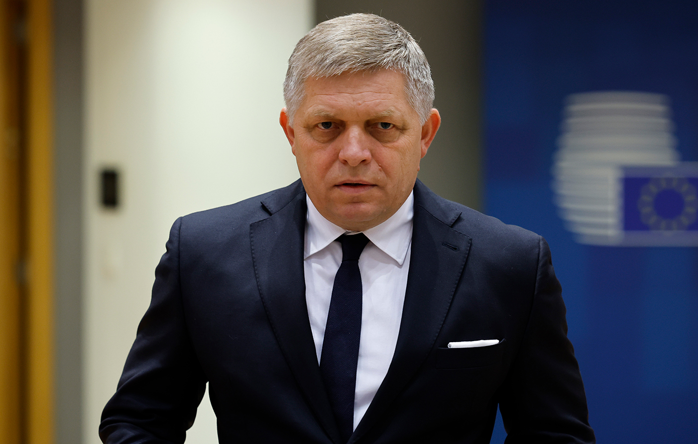 Σλοβακία: Επιστρέφει στα καθήκοντά του ο Ρόμπερτ Φίτσο μετά την απόπειρα δολοφονίας σε βάρος του – «Δεν νιώθω μίσος γι’ αυτόν»