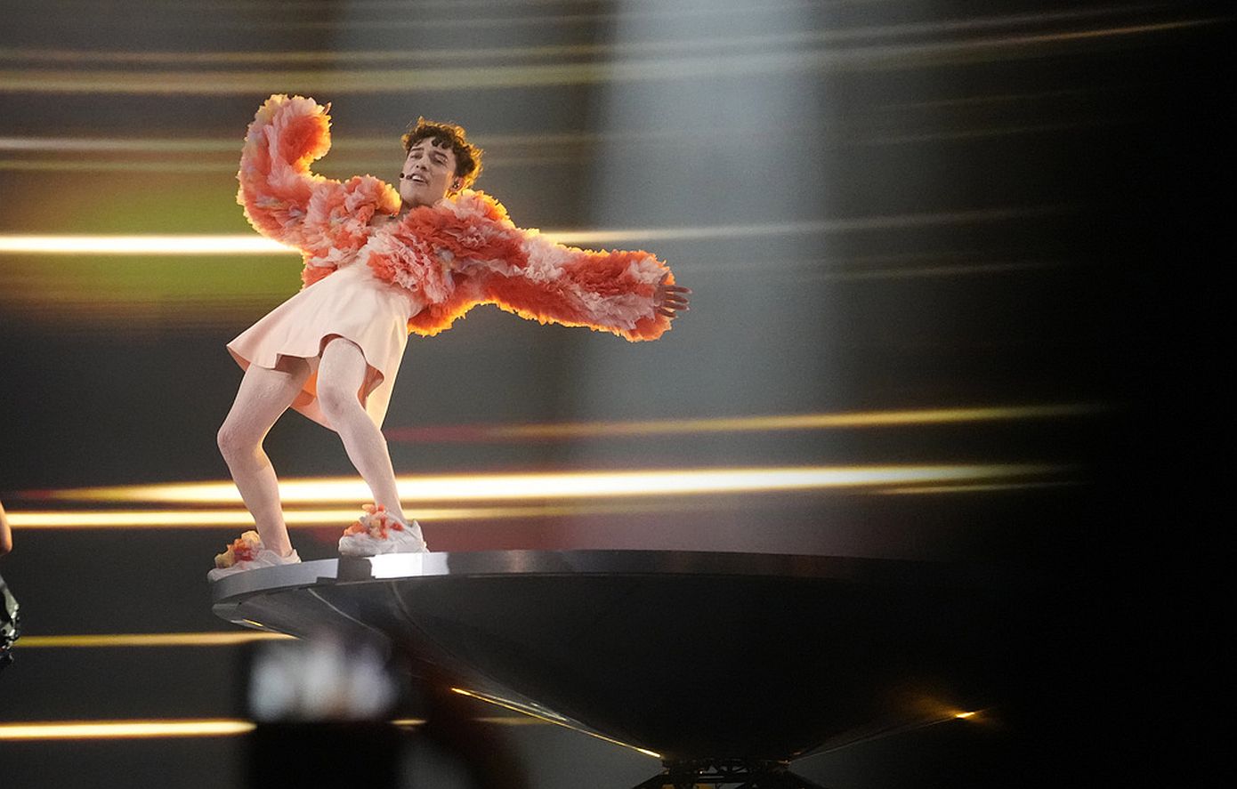 Eurovision 2024: Σάρωσε τη σκηνή ο τραγουδιστής Nemo από την Ελβετία