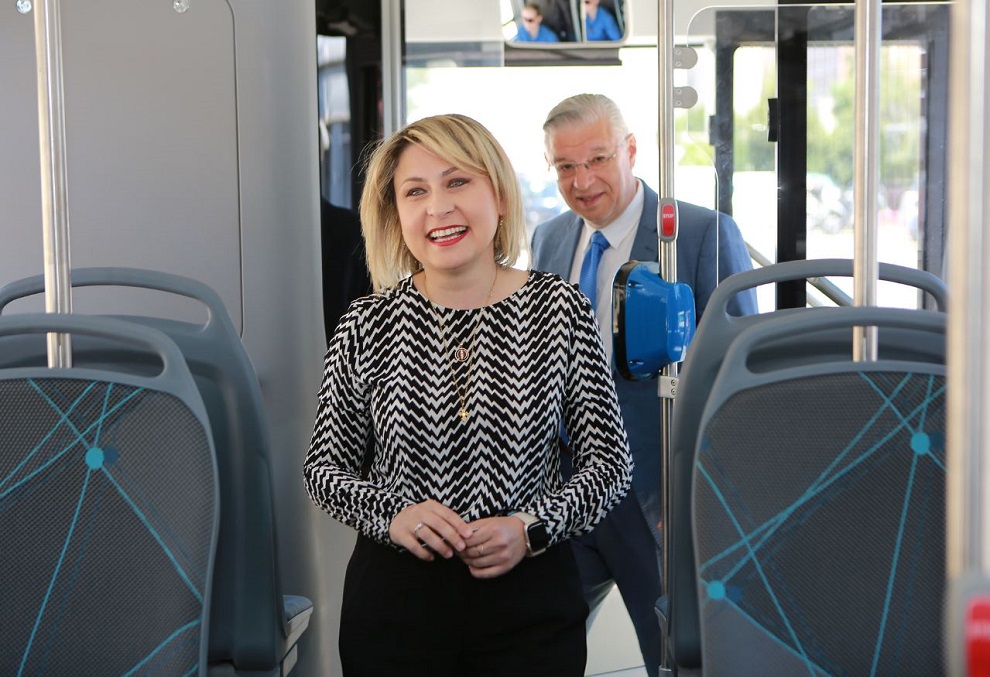 Χριστίνα Αλεξοπούλου: Έως το τέλος Ιουνίου θα κυκλοφορεί στην Αττική το σύνολο των νέων ηλεκτρικών λεωφορείων