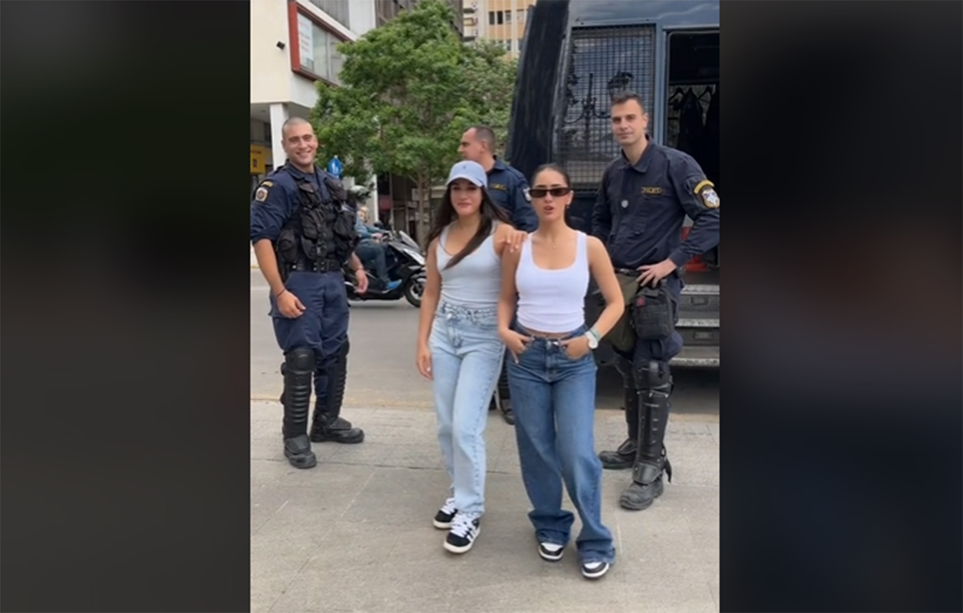 Χαμός στο TikTok: Αστυνομικοί ποζάρουν με τουρίστριες – «Άμα πηγαίναμε εμείς θα βρισκόμασταν αυτόφωρο»