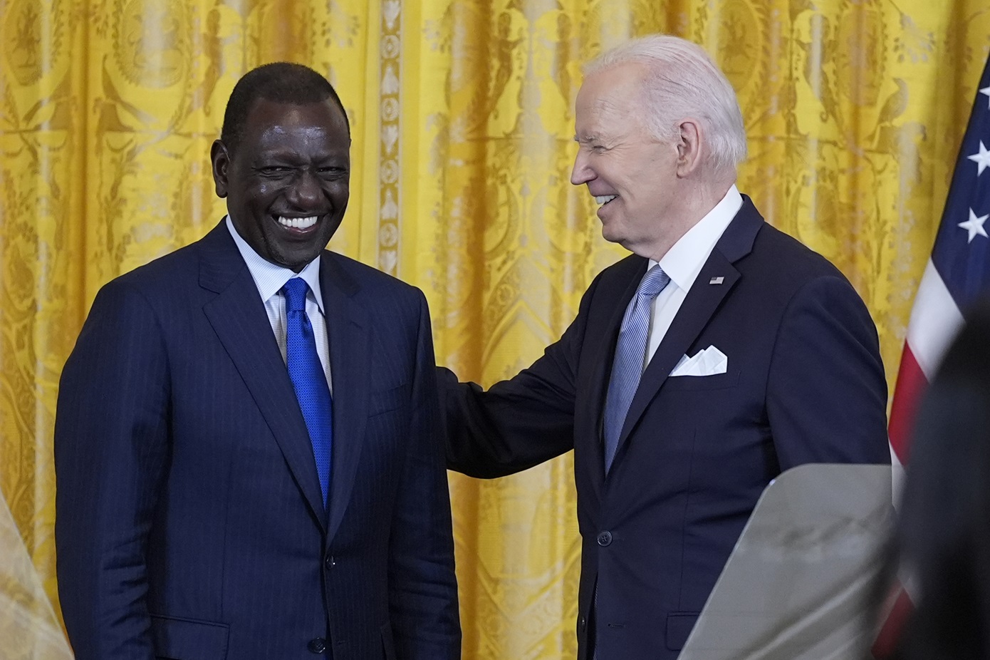 «Μείζονα σύμμαχο» θεωρεί ο Μπάιντεν την Κένυα – Συναντήθηκε με τον πρόεδρο της χώρας στον Λευκό Οίκο