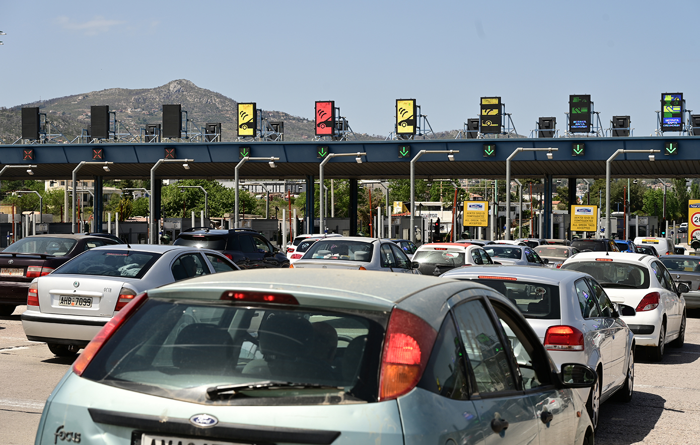 Άδειασε η Αθήνα για το Πάσχα: Πάνω από 84.000 οχήματα άφησαν την Αττική &#8211; Ομαλοποιείται η κίνηση στην Αθηνών &#8211; Κορίνθου