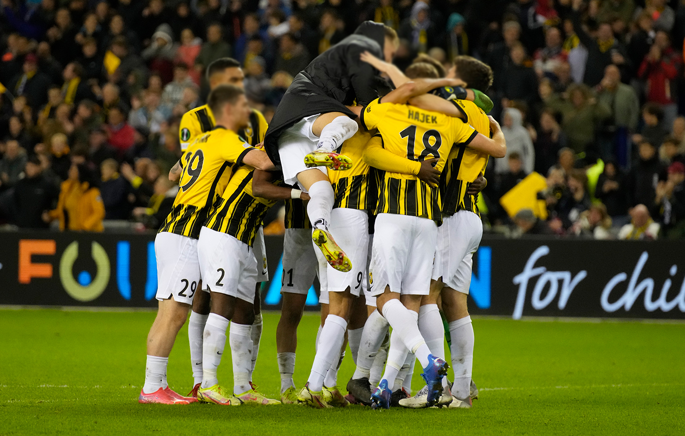 Ολλανδία: Οι ποδοσφαιριστές της Φίτεσε δωρίζουν τους μισθούς τους για να σώσουν την ομάδα