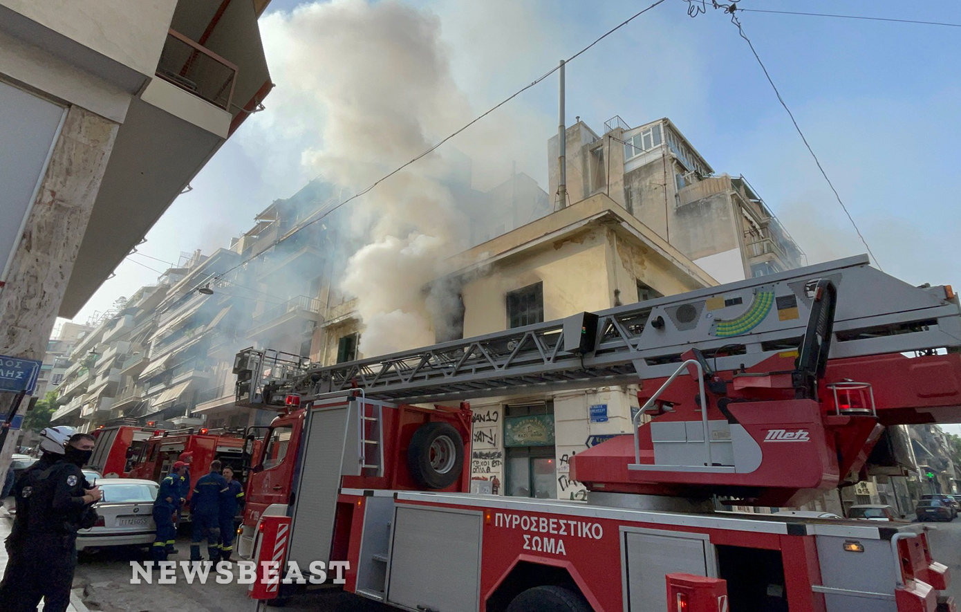 Φωτιά σε ακατοίκητη μονοκατοικία στα Πατήσια – Συναγερμός στην Πυροσβεστική