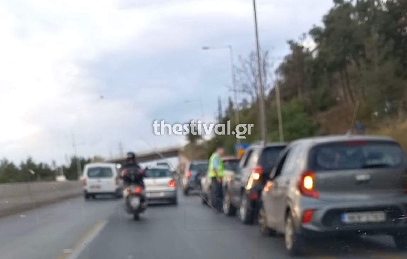 Θεσσαλονίκη: Καραμπόλα τεσσάρων οχημάτων στον Περιφερειακό &#8211; Δείτε βίντεο
