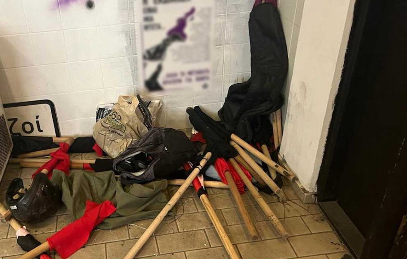 Φωτογραφίες μέσα από την κατάληψη στη Νομική Σχολή Φωτογραφίες μέσα από την κατάληψη στη Νομική Σχολή